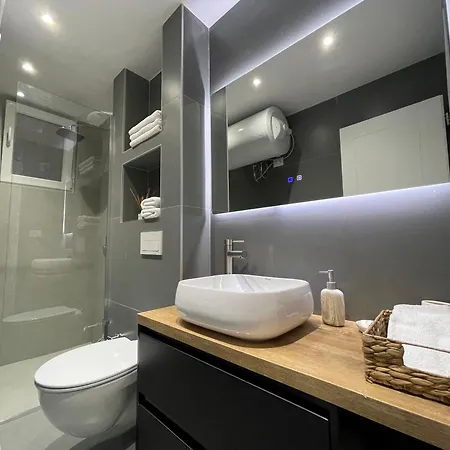 Stylish 1 Bedroom Apt 5 Min Walking From Skanderbeg Sq * Tirana