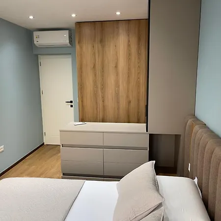Stylish 1 Bedroom Apt 5 Min Walking From Skanderbeg Sq Apartment