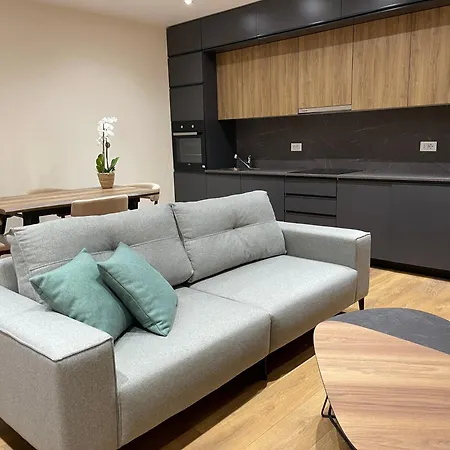 Stylish 1 Bedroom Apt 5 Min Walking From Skanderbeg Sq Tirana